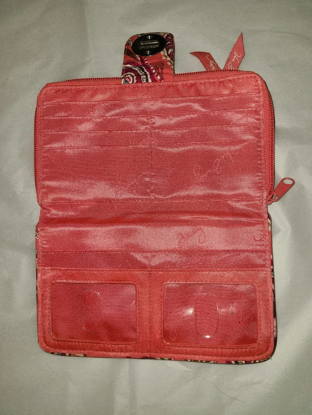 Retired Vera Bradley turn key wallet in quilted Paprika Paisley fabric - Picture 3 of 5